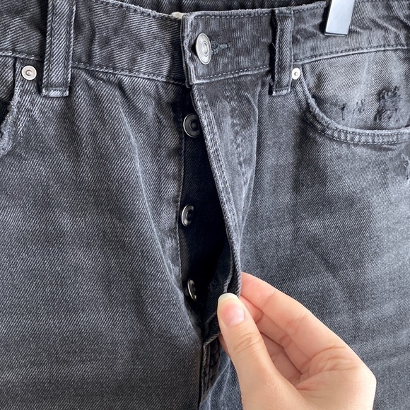 H&M Button Fly Distressed Jean Skirt Mini - Picture 4 of 7